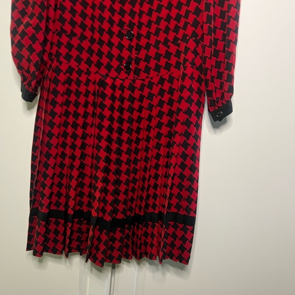 Vintage 1980’s 100% Silk Albert Nipon Portrait Collar Drop Waist Dress - Picture 11 of 14